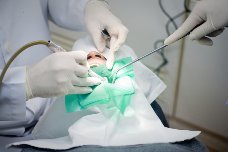 Oral Surgeon Detroit, MI - Find Oral Surgery Clinics